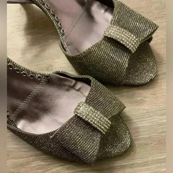 J.Renee Women's Dayna Slingback Pump 9.5 - Picture 2 of 9